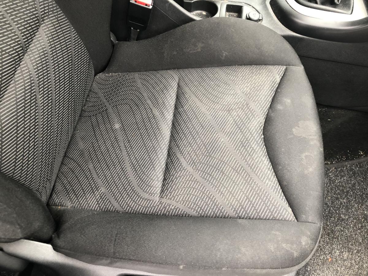 Peugeot 308 SW 4E 4H Sitz vorn rechts Beifahrersitz Heizung Autositz Stoffsitz