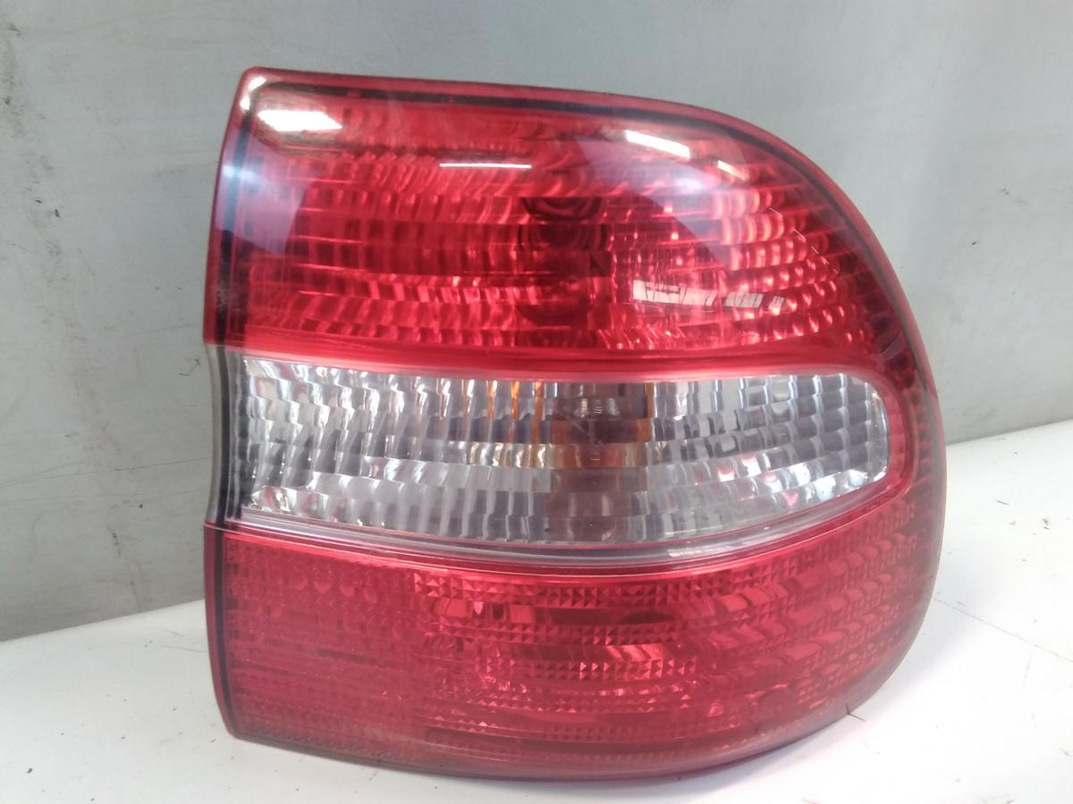 Volvo V40 Kombi original R&uuml;ckleuchte Schlussleuchte rechts au&szlig;en Facelift BJ2001