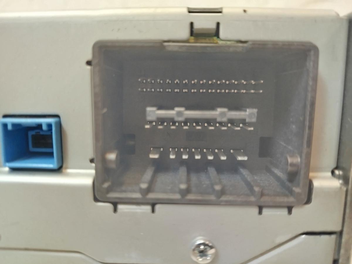 Opel Astra J Caravan Radio CD Laufwerk Autoradio 600CD OEM nicht entheiratet