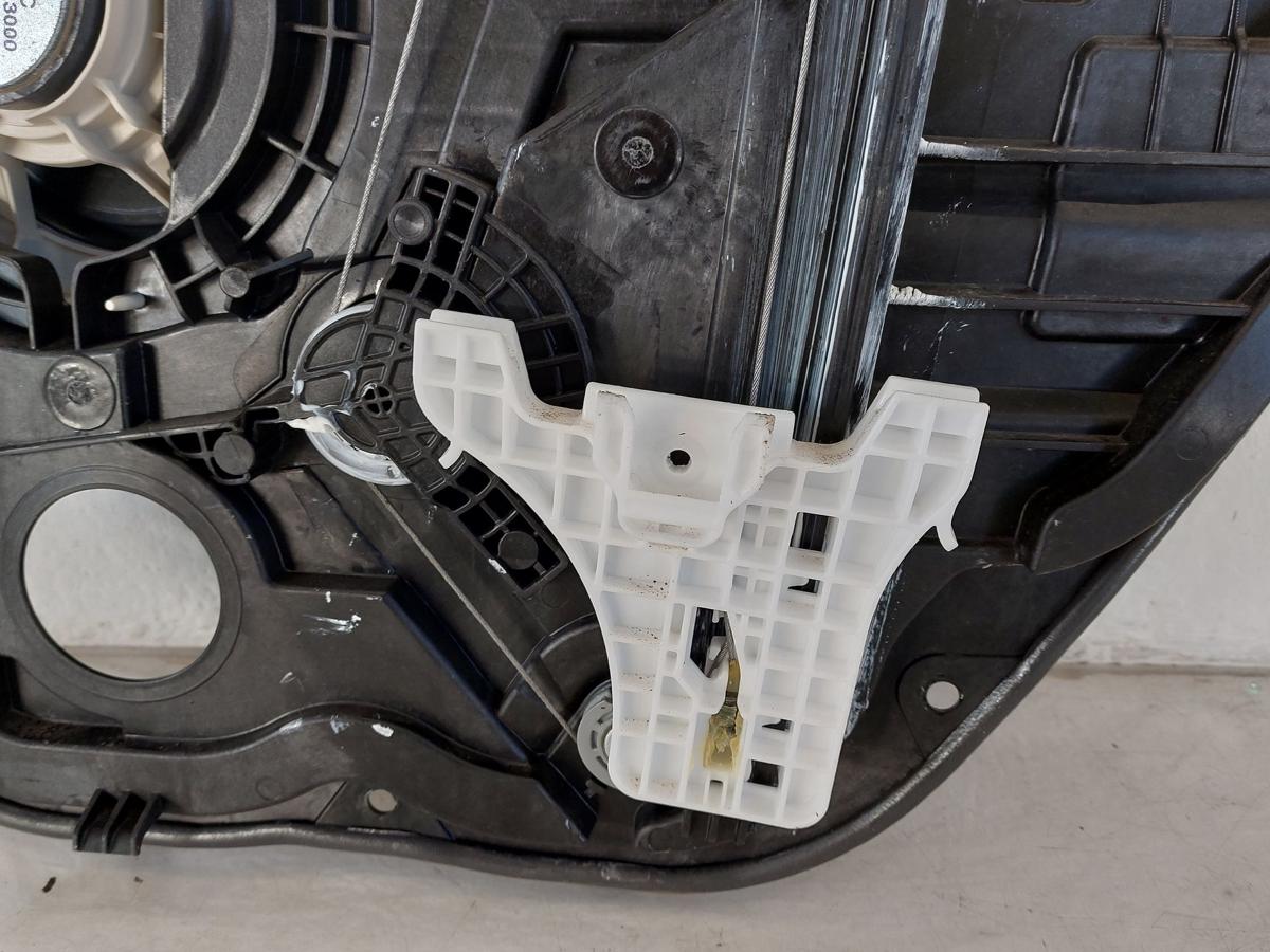 Hyundai i30 PD Mild Hybrid Fensterheber hinten links elektrisch auf Grundplatte