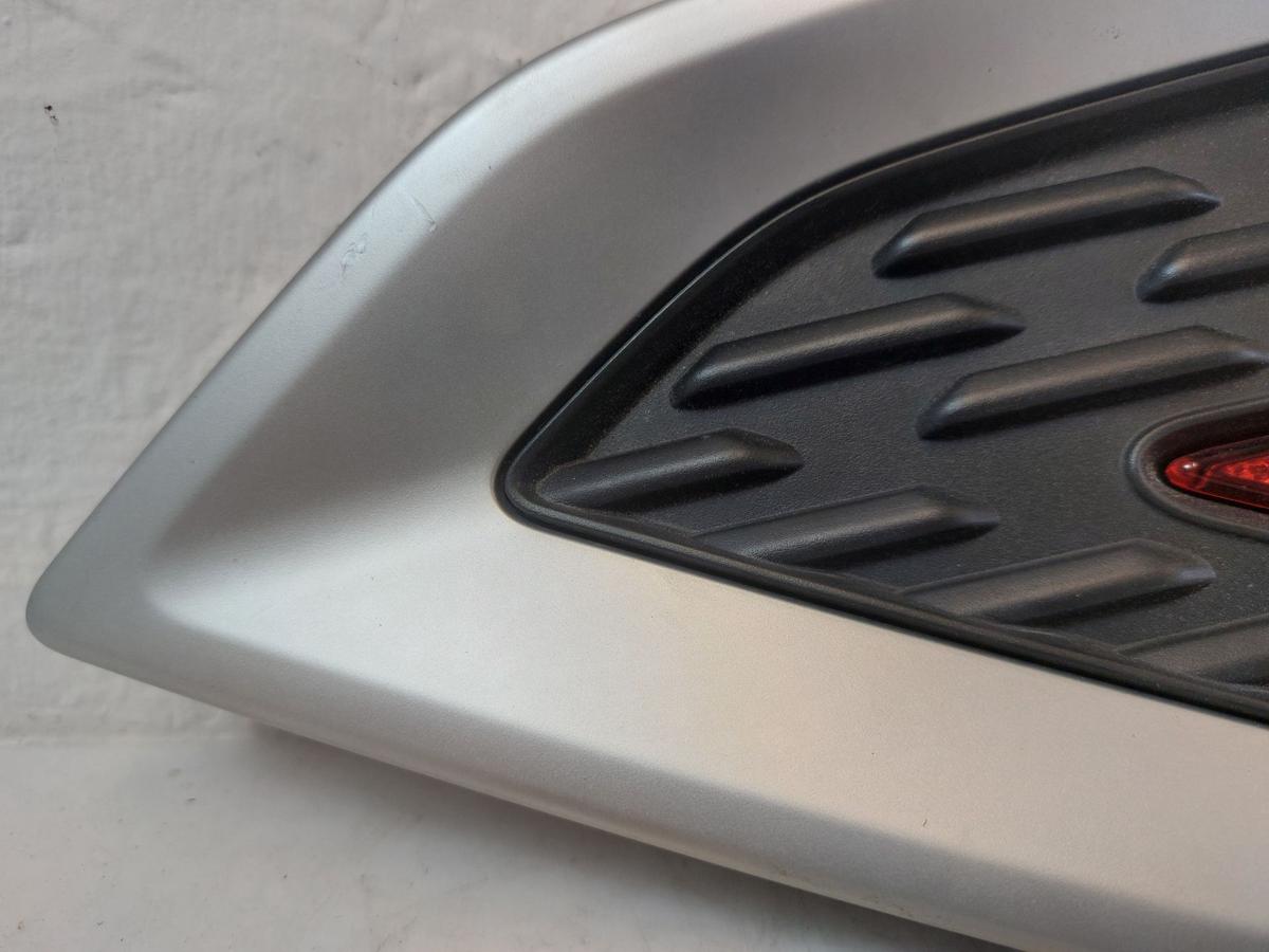 Audi Q2 Typ AG Gitter Zierelement Stoßfänger hinten rechts OEM