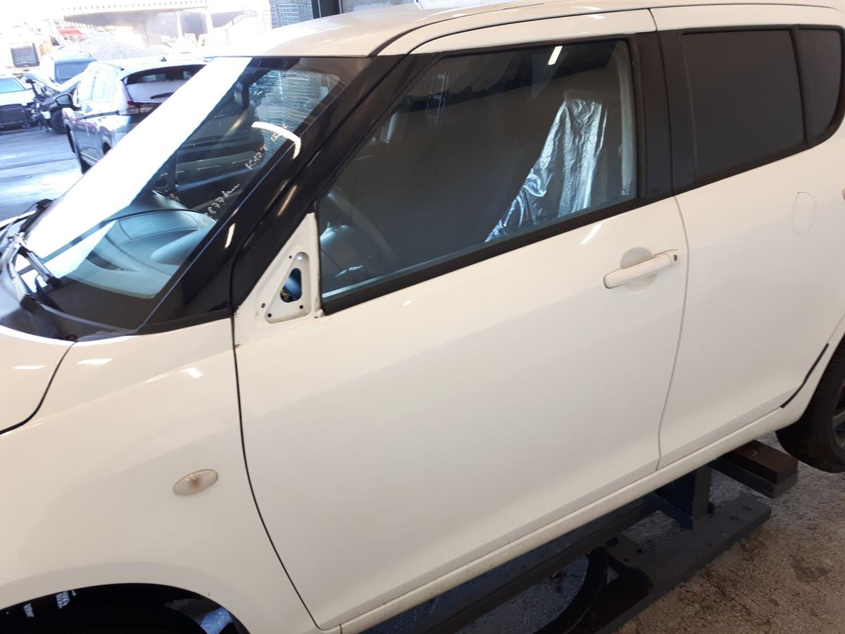 Suzuki Swift 5 NZ original Tür vorn links Fahrertür weiss 26U 5-türig BJ2011