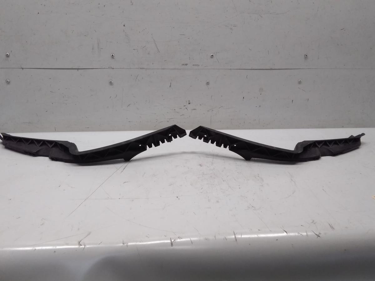 Skoda Octavia 2 1Z Facelift original Satz Führungen Stoßfänger vorn Bj.2010