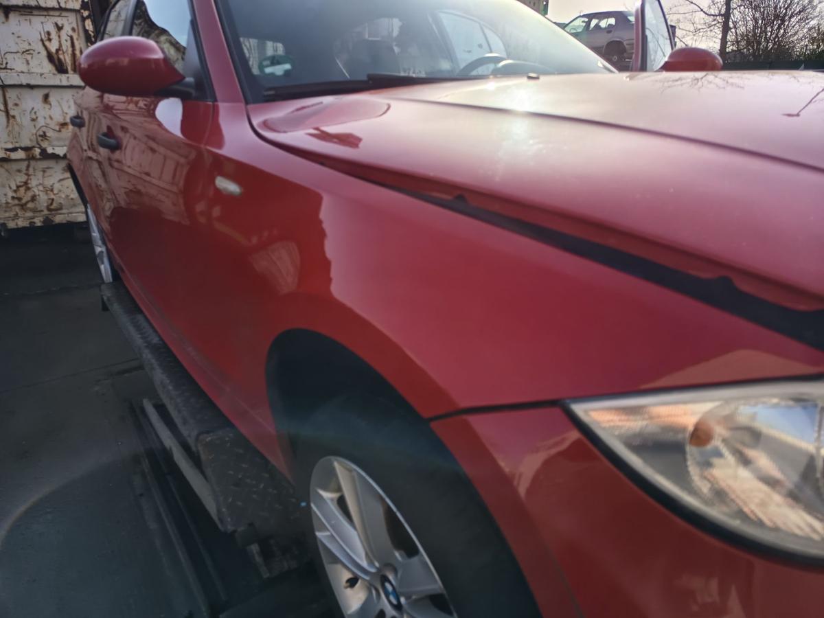 BMW E87 original Kotfl&uuml;gel rechts Seitenteil 438 Japanrot Bj 2005