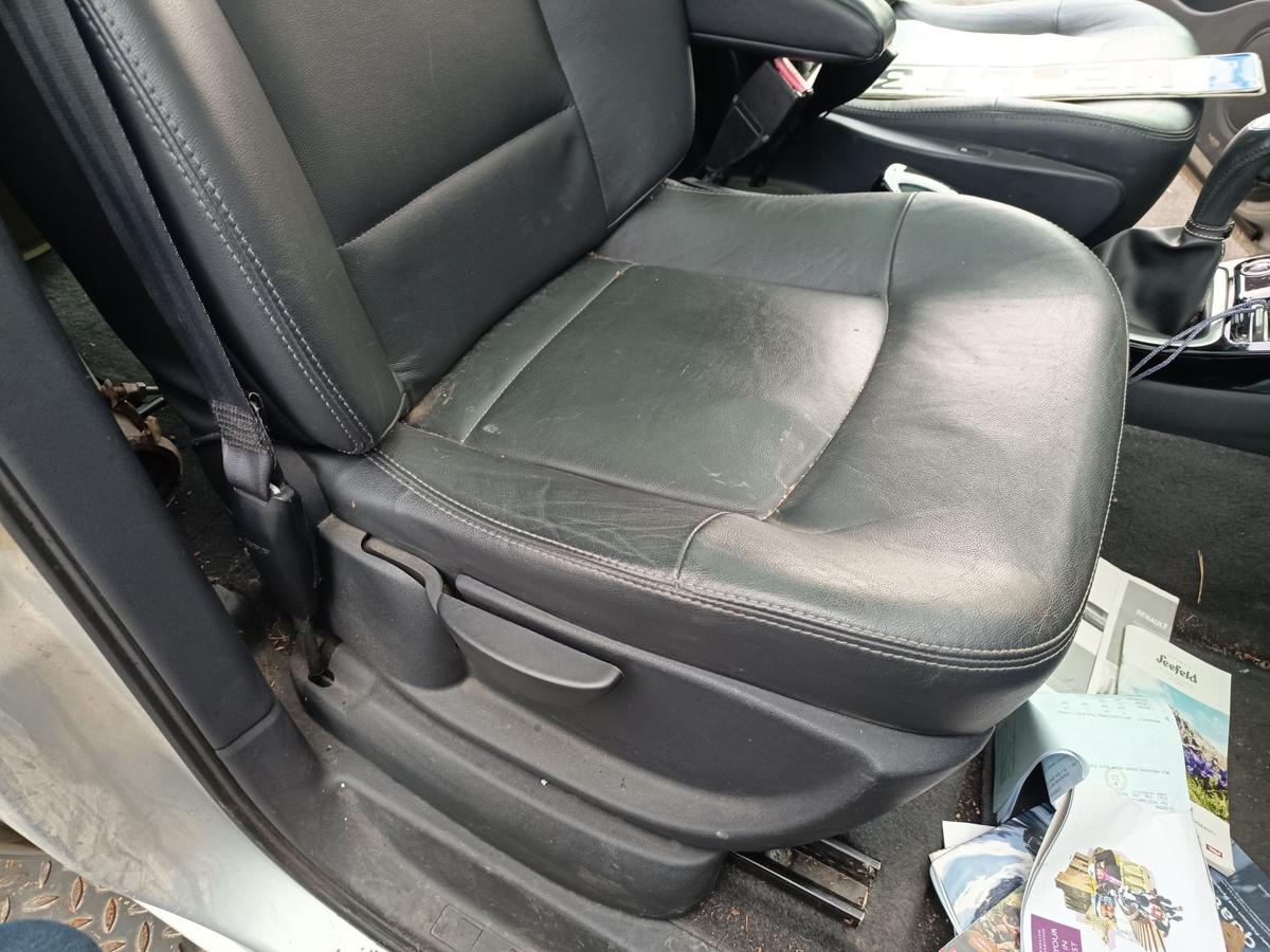 Renault Espace IV 4 orig Sitz vorn rechts Leder ohne Kopfstütze Bj 2010
