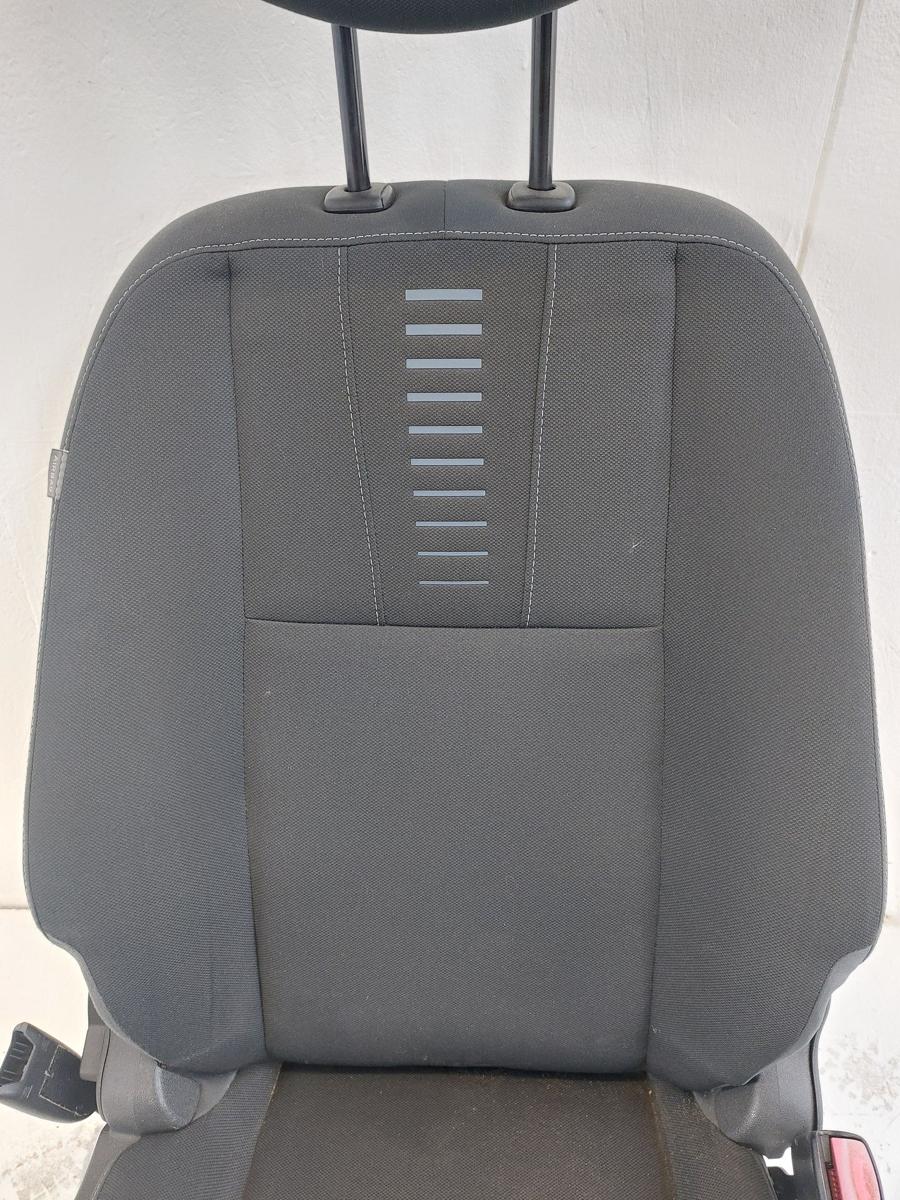 Renault Megane III KZ Kombi Beifahrersitz Sitz Autositz vorn rechts Stoff SHZ