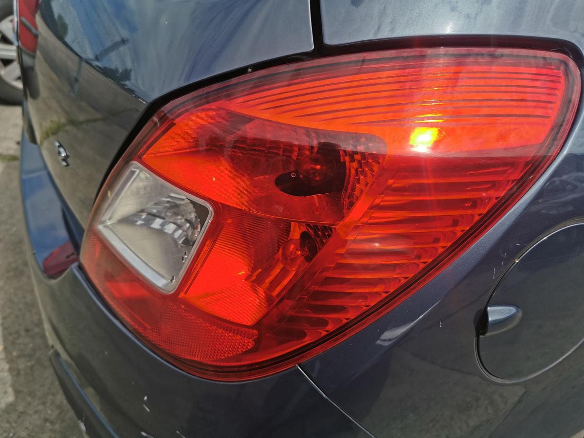 Opel Corsa D Rückleuchte Schlussleuchte Rücklicht Lampe hinten rechts 5 Türer