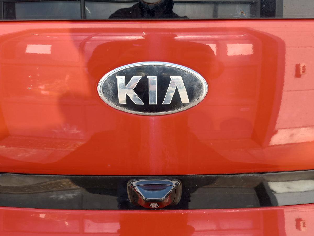 Kia Soul II orig Heckklappe mit Scheibe AJR Infernorot Rückfahrkamera Bj 2014