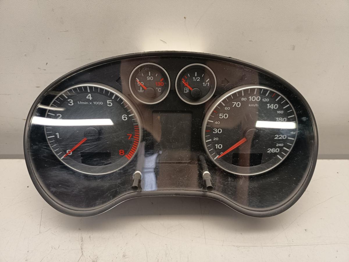 Audi A3 8P original Kombiinstrument Tacho 8P0920900M Bj 2005
