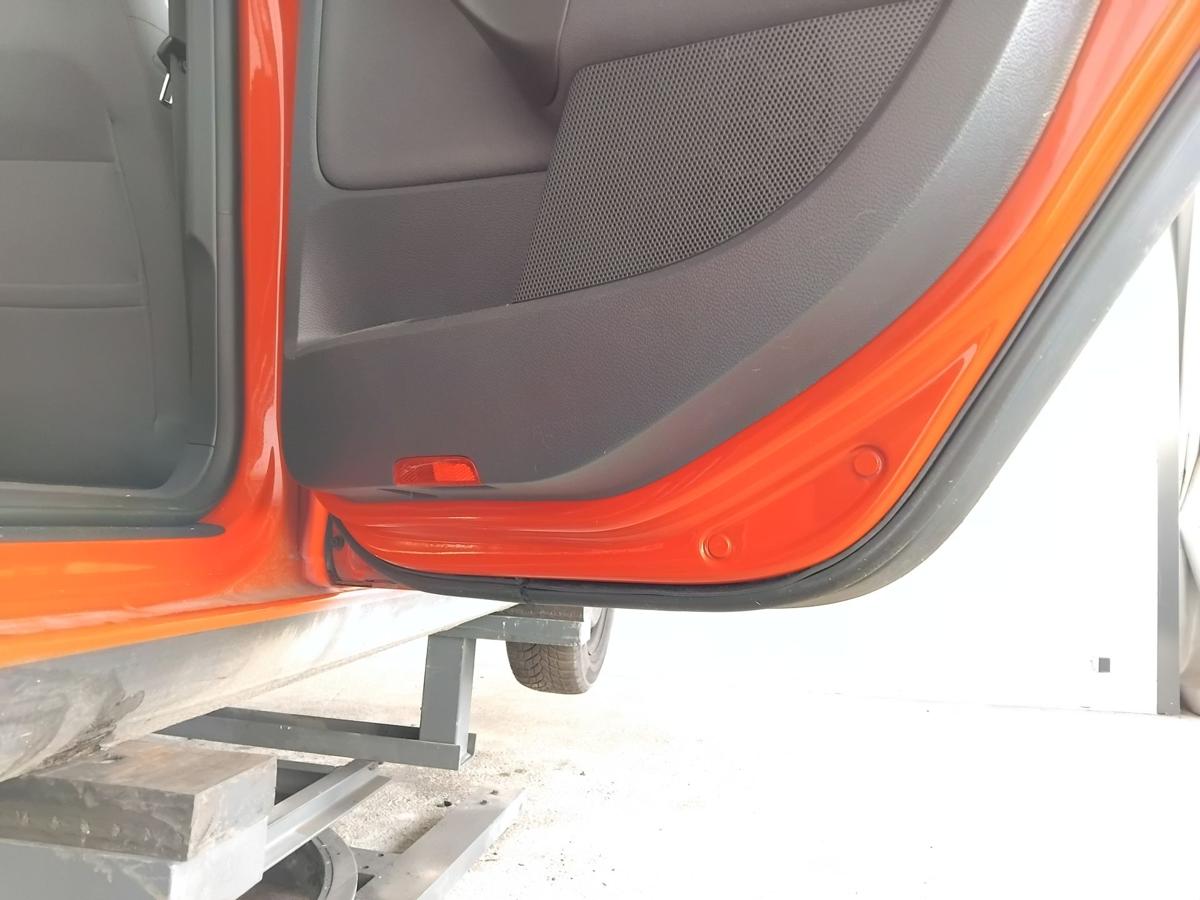 VW Golf 5 1K T&uuml;r hinten rechts 5-T&uuml;rer Flie&szlig;heck tornadorot LY3D BJ2004