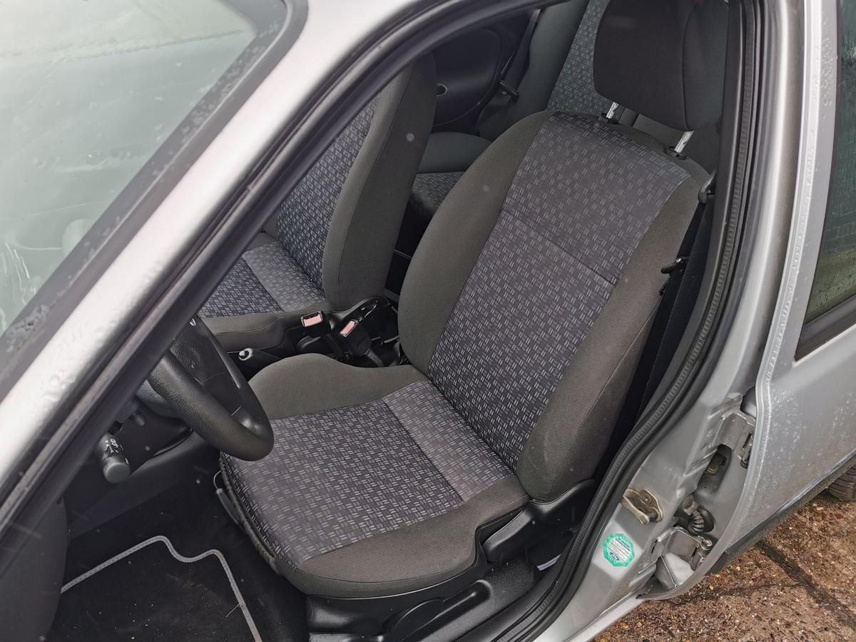 Ford Fiesta JBS Fahrersitz Sitz Autositz vorn links Höhenverstellung Stoff 5trg