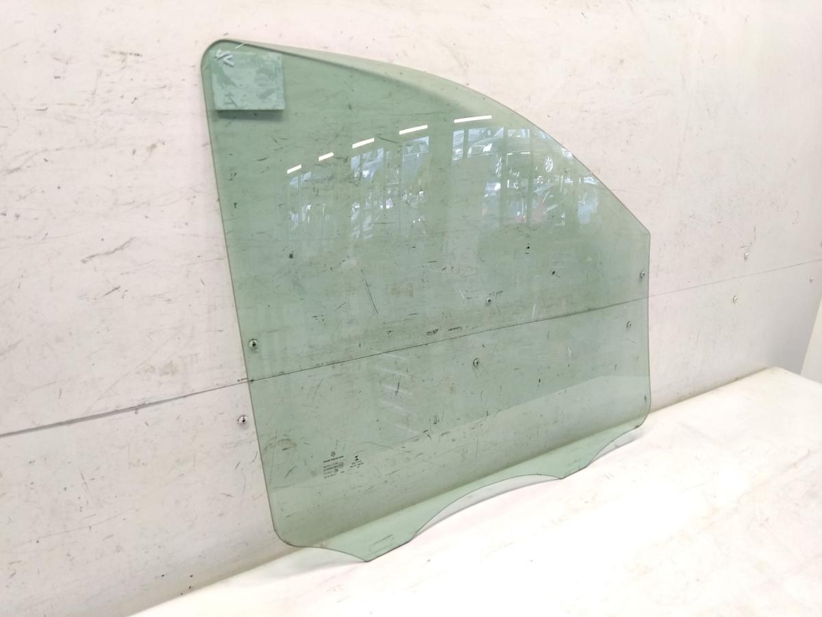 Mercedes Benz Vito 447 T&uuml;rscheibe vorn links gr&uuml;ncolor Bj.2014