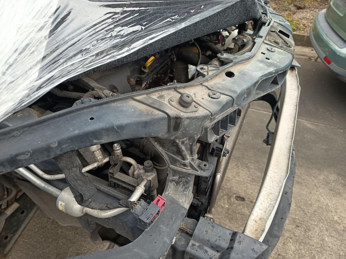 Opel Corsa D original Schlo&szlig;tr&auml;ger Frontmittelteil Luftleitblech 13191106 Bj2012