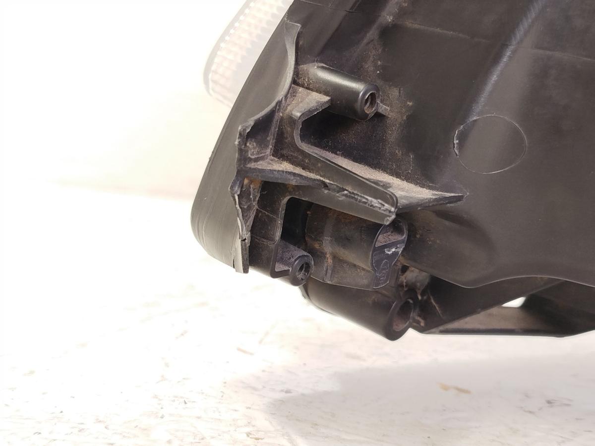 Skoda Fabia 5J ab 2010 Scheinwerfer rechts Halogen Linse Facelift Halter defekt