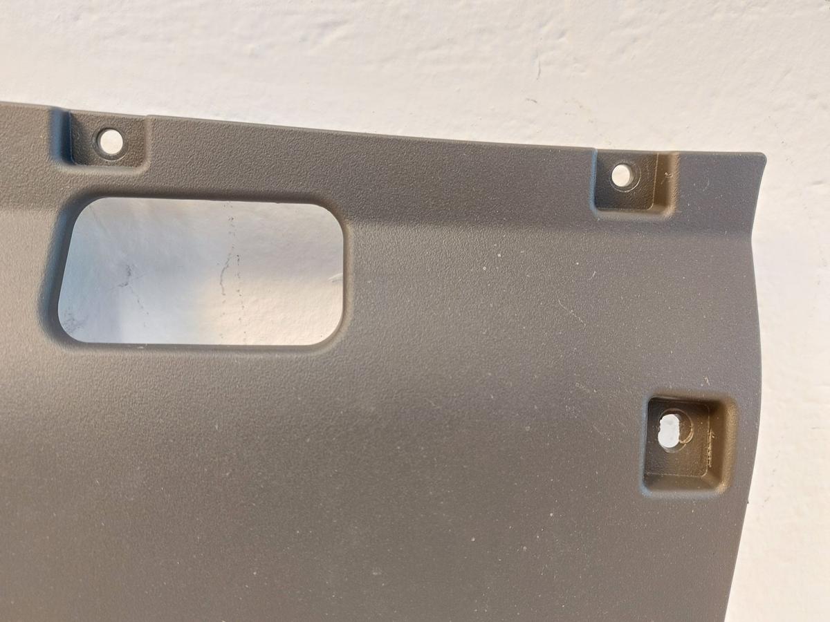 NIO ET7 Elektro Verkleidung Blende Innenverkleidung Fußraum mit Leuchte