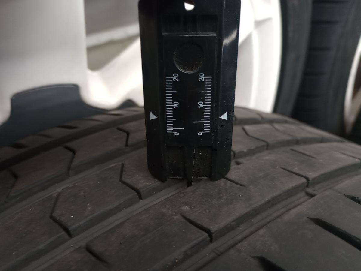 Ford Focus II MK2 orig Alufelgen Satz 7,5x18 ET52,5 Sommerreifen 225/40ZR18