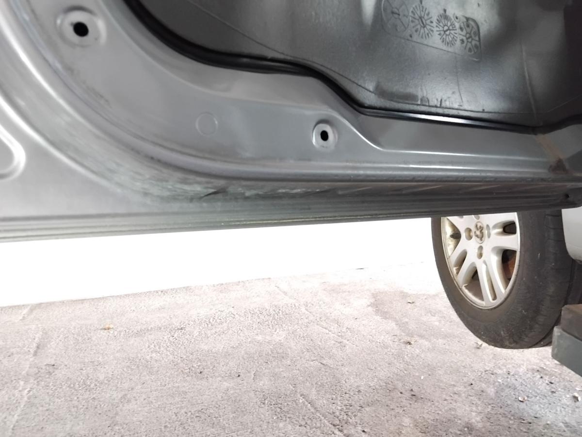 Peugeot 307 T&uuml;r vorn links Fahrert&uuml;r 5-t&uuml;rig EZA Gris Sidobre Metallic BJ2004