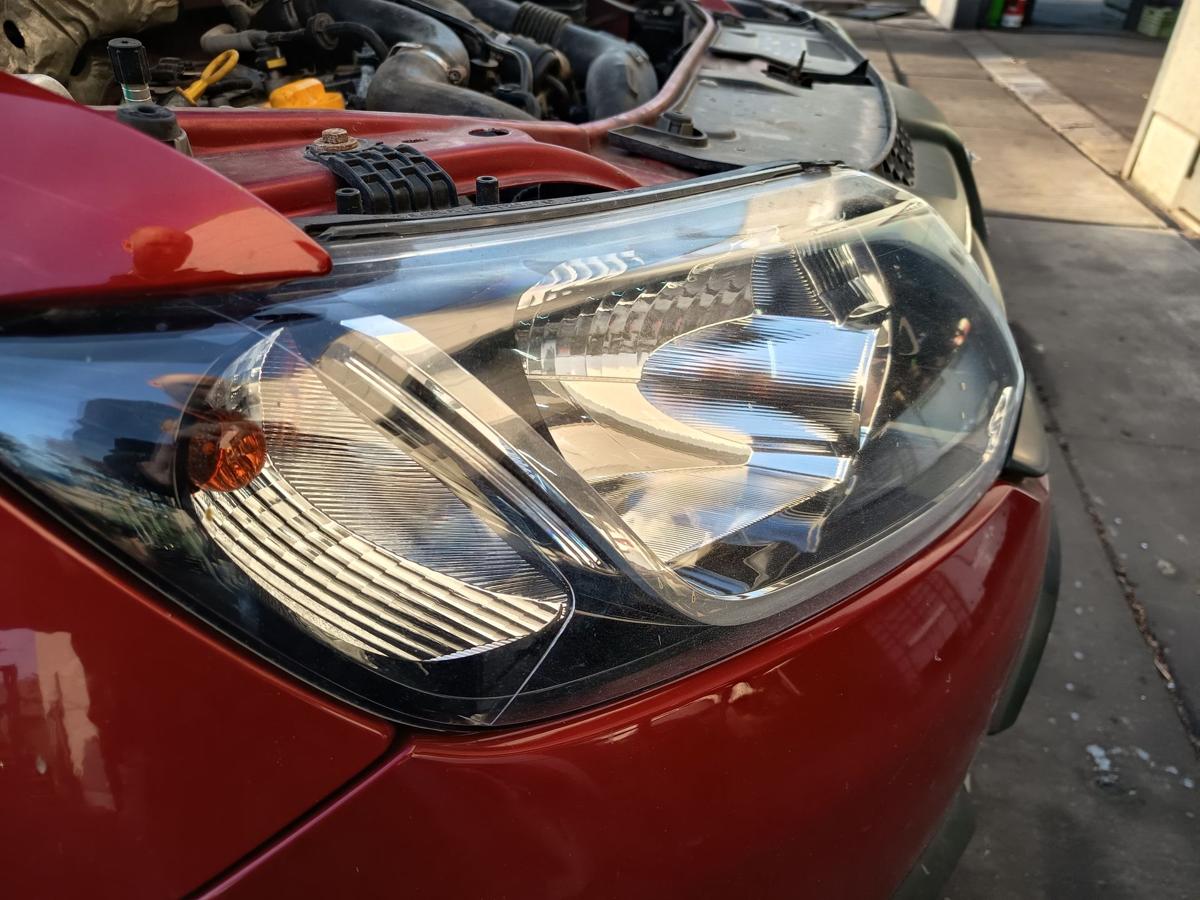 Dacia Sandero II B8 original Hauptscheinwerfer rechts Halogen Frontlicht Bj 2016