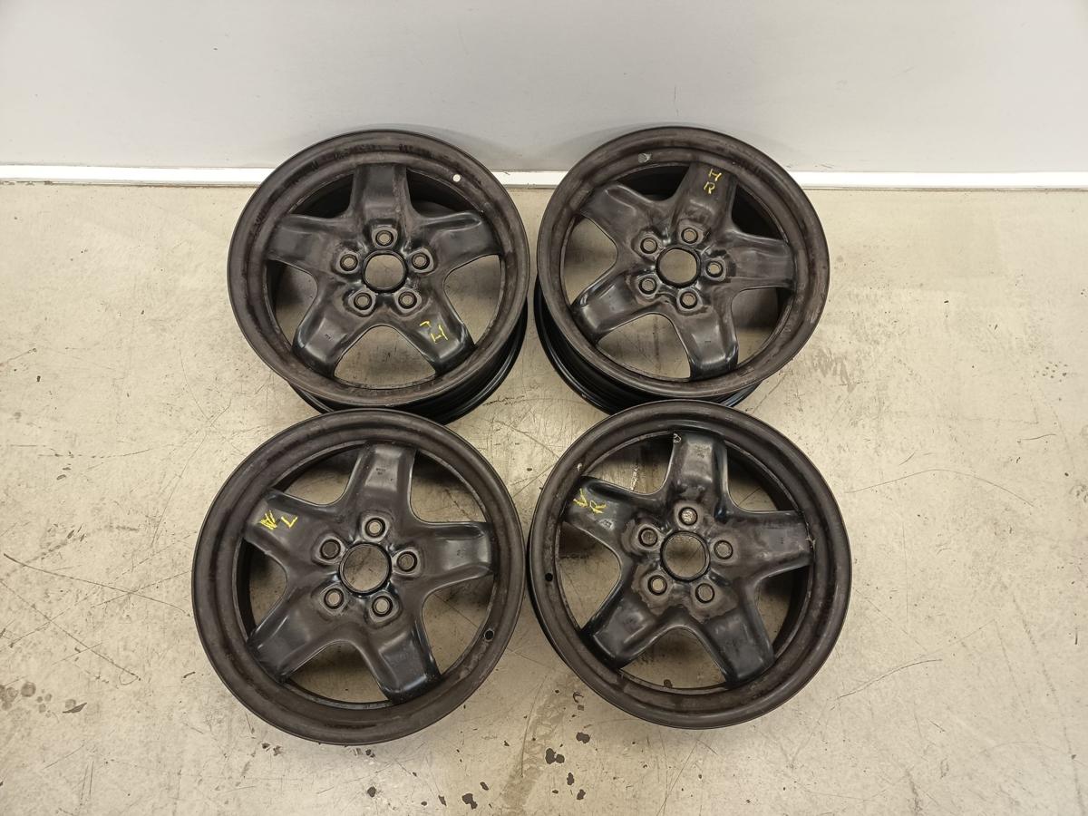 VW Golf VI orig Design Stahlfelgen Satz mit Radkappen 6,5x16 ET50 Bj2011