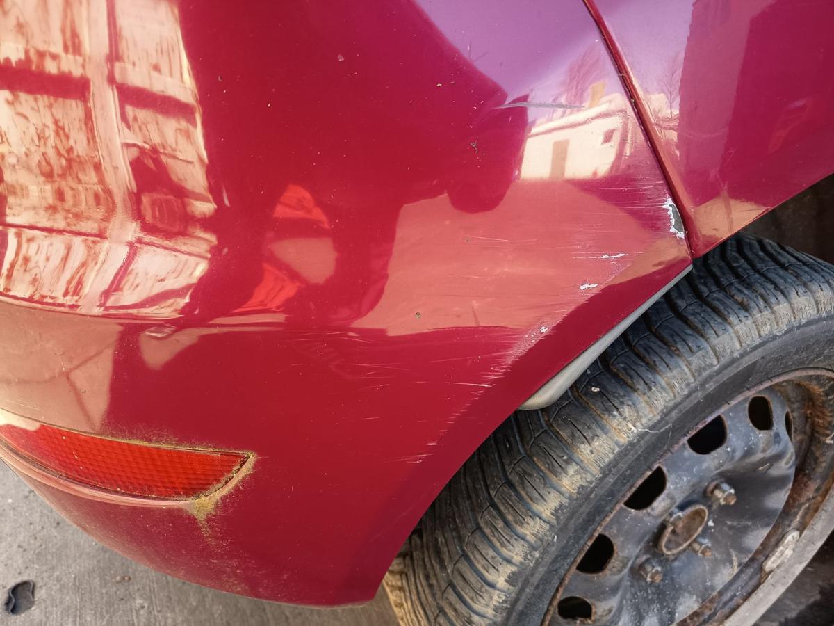 Ford Fiesta MK7 original Sto&szlig;stange hinten Hot Magenta vor Facelift Bj 2009