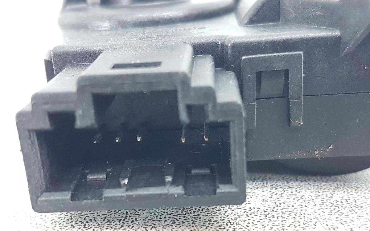 Tesla Model Y Stellmotor f&uuml;r Klappensteuerung Heizung Gebl&auml;se 1500627-00-A Bj22
