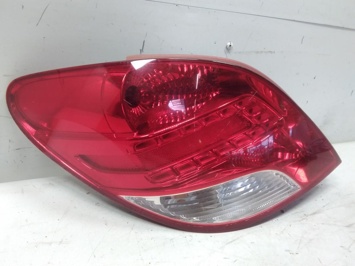 Peugeot 207 original R&uuml;ckleuchte Heckleuchte links Facelift Teil-LED BJ2010