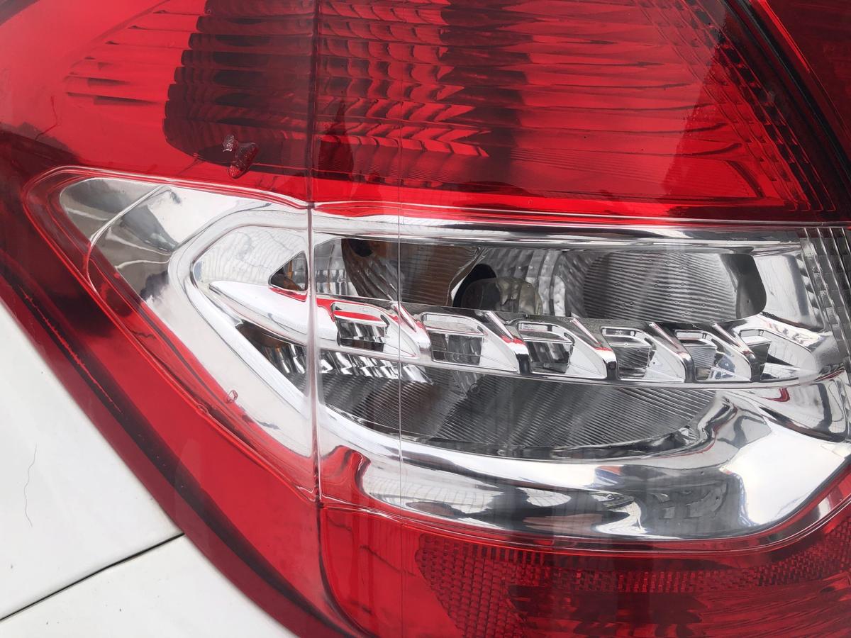 Citroen C4 II Typ N R&uuml;ckleuchte links au&szlig;en Ecke R&uuml;cklicht Heckleuchte Au&szlig;enteil