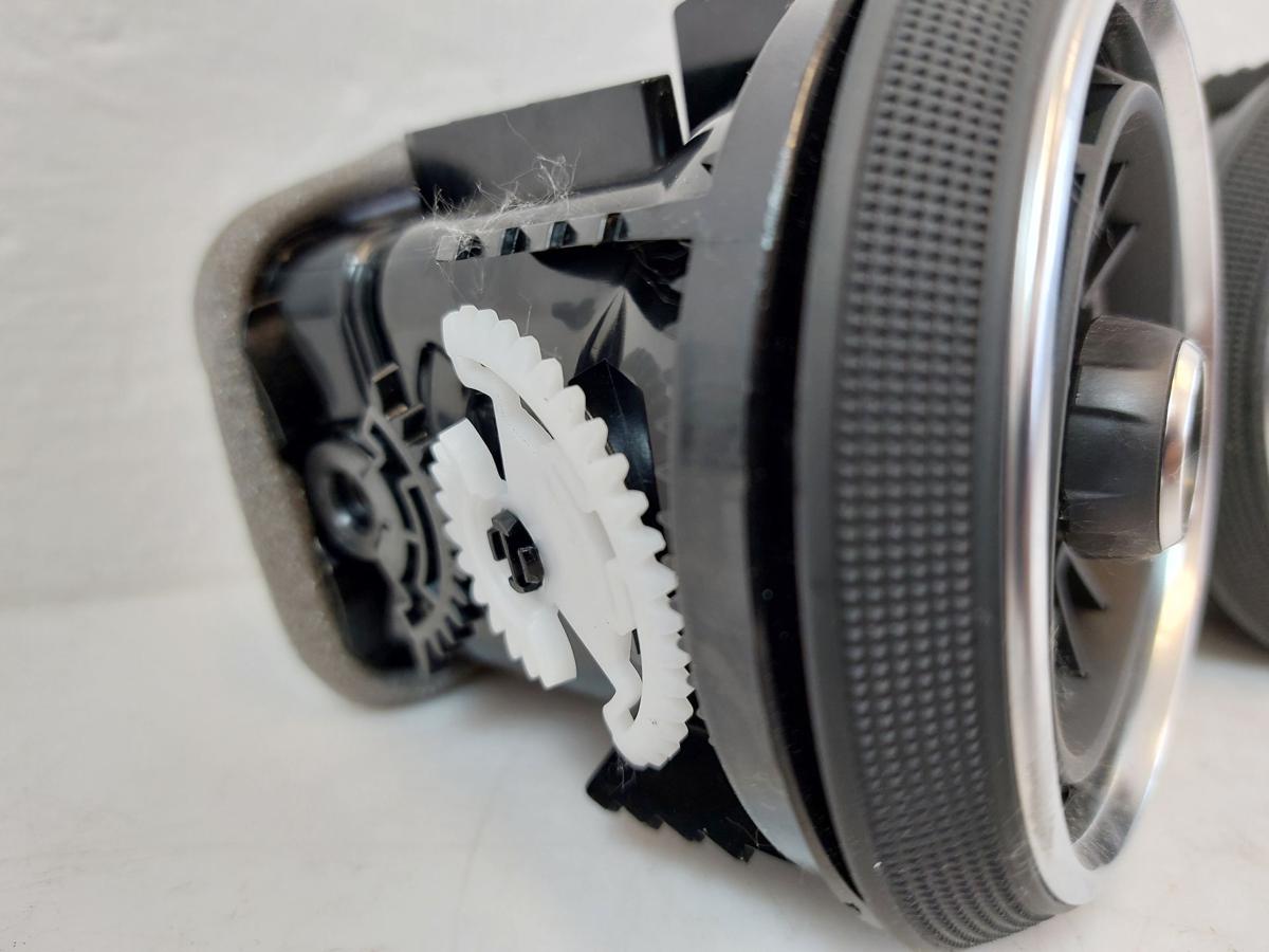 Audi Q2 Typ AG Satz Luftdüsen Luftduschen Ausströmer Armaturenbrett OEM 4 Stück