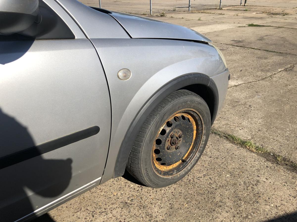 Opel Corsa C ab 2003 Kotflügel vorn rechts Beifahrerseite Z157 Starsilber