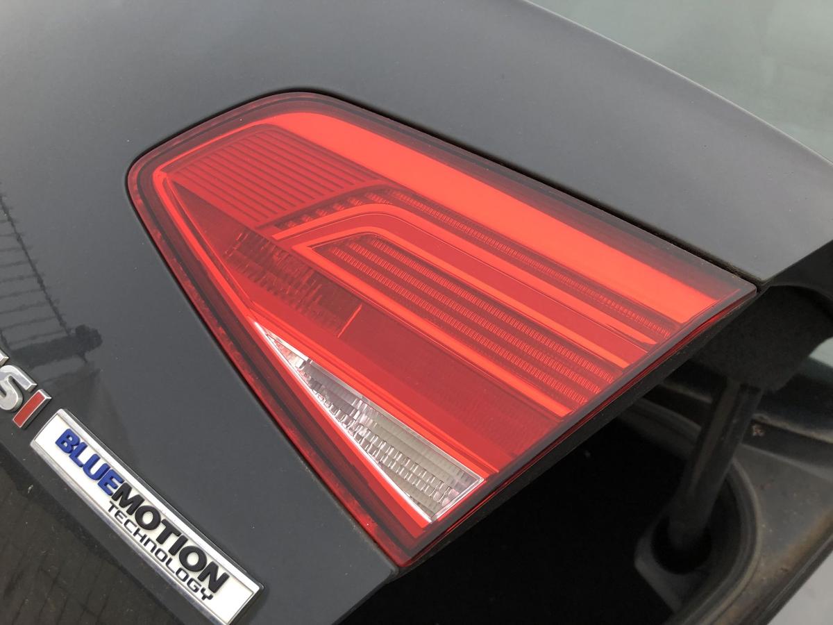 VW Passat 3G B8 Limo Rückleuchte rechts innen Heckklappe Heckleuchte Limo LED