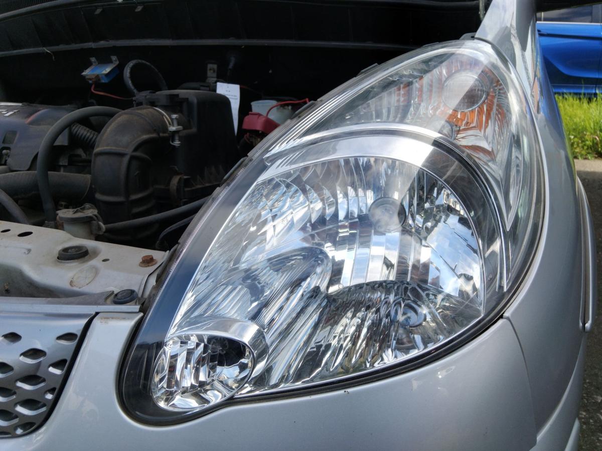 Toyota Yaris Verso original Scheinwerfer links Halogen mit LWR Facelift BJ2004 Toyota Yaris Verso original Scheinwerfer links Halogen mit LWR Facelift BJ2004