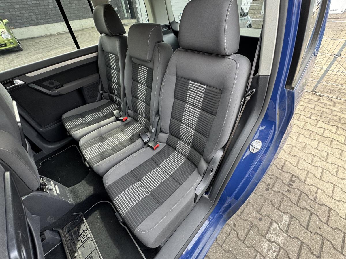 VW Touran 1T original Einzelsitz Mitte links Stoff Grau/Schwarz Bj.2008