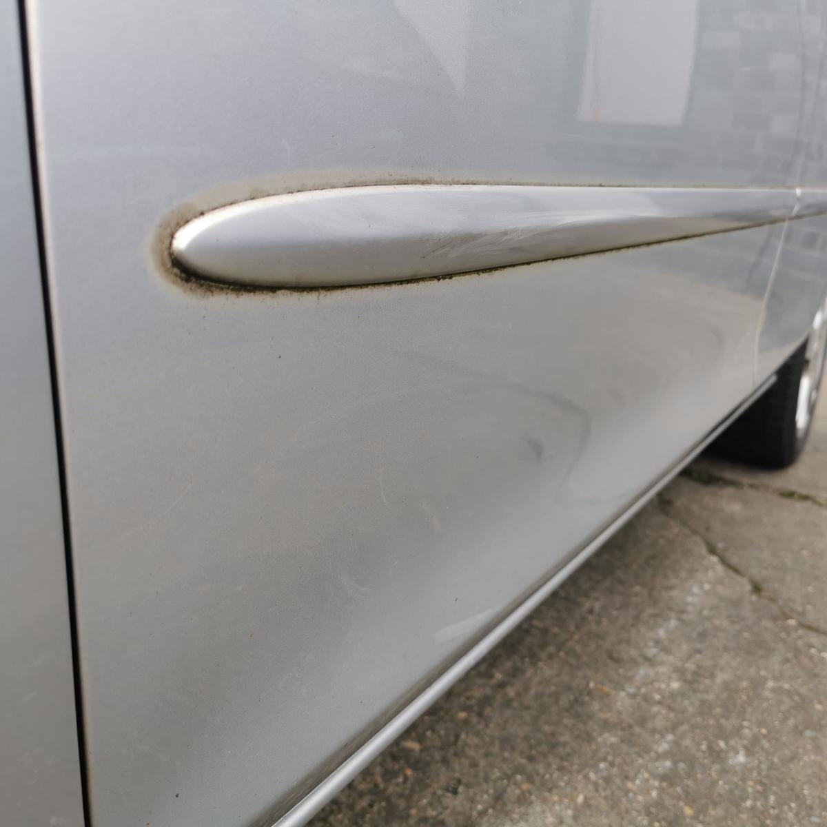 Mazda 2 DY Fahrertür Tür Autotür Rohbautür vorn links 20N Moondust silver TEXT