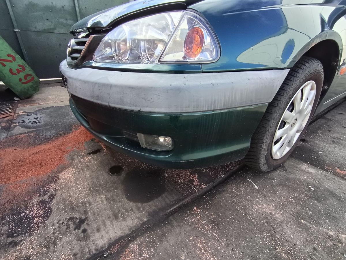 Toyota Avensis original Sto&szlig;stange vorne Facelift 6S3 Gr&uuml;n Baujahr 2001