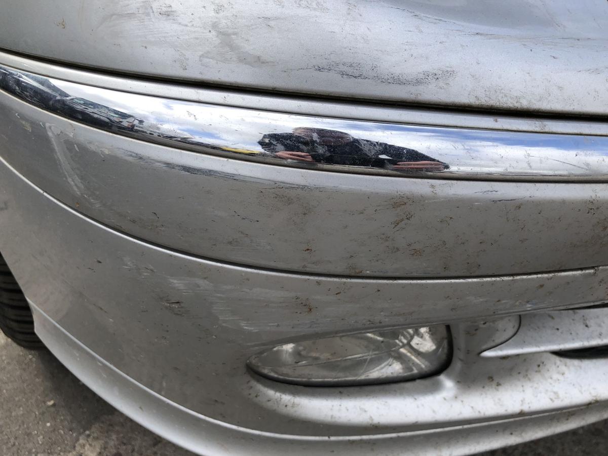 Mercedes E Klasse W211 Sto&szlig;f&auml;nger vorn Nebelscheinwerfer SRA 744 silber SCHADEN