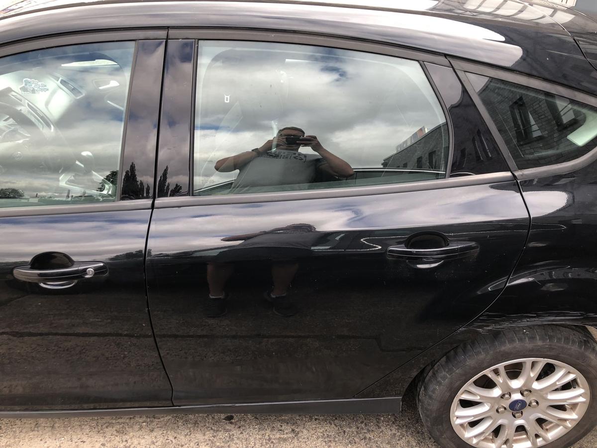Ford Focus DYB Tür hinten links Fondtür Panther Schwarz 5 türer Bilder beachten
