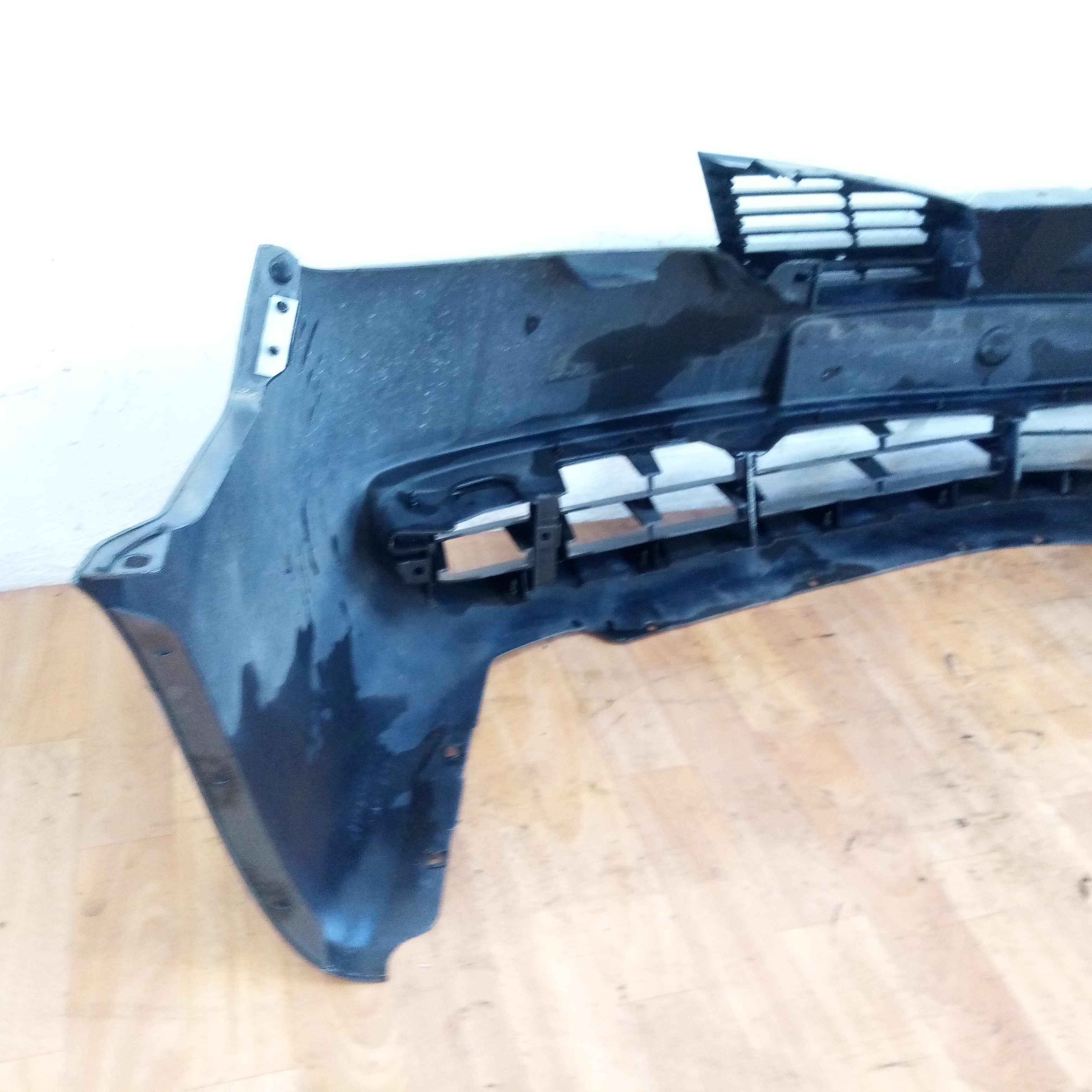 Nissan Primera P12 FLH Bj.03 Stoßfänger vorn grau KY5 Frontstoßfänger