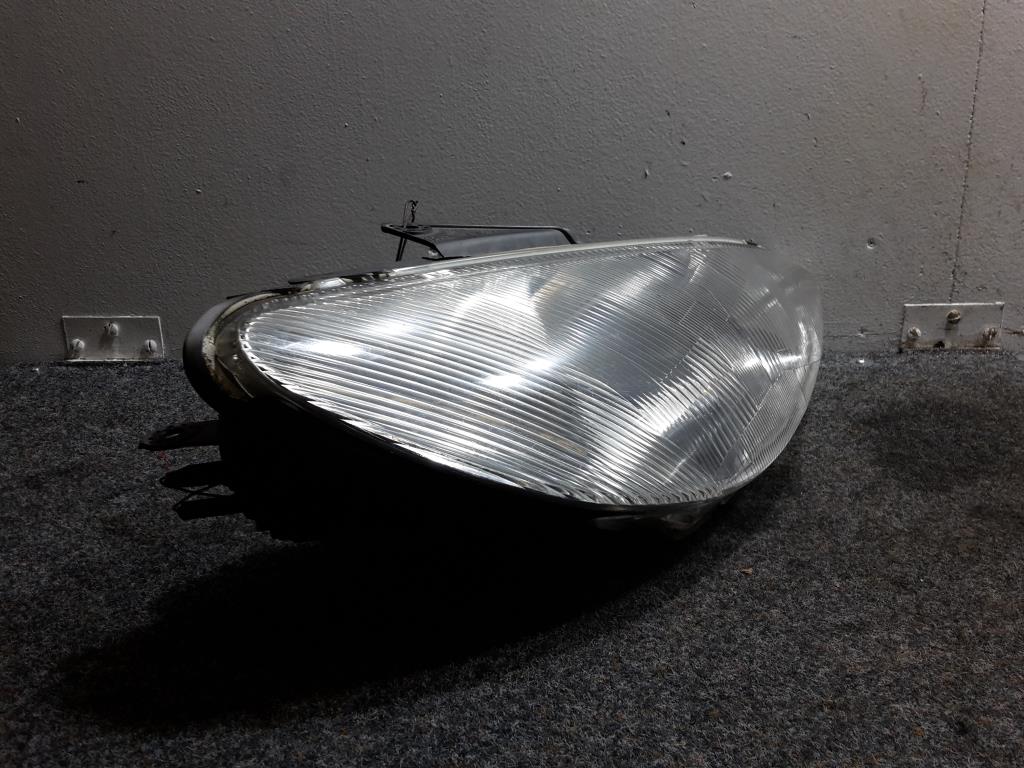 Peugeot 206 BJ 1999 Scheinwerfer vorn rechts Lampe Valeo BJ 98-03