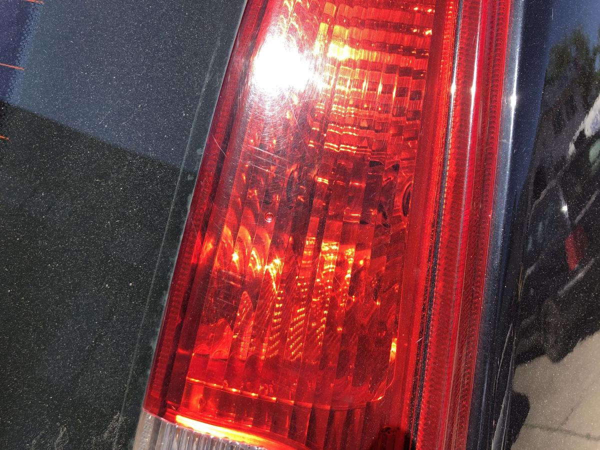 Ford Focus C Max DM2 R&uuml;ckleuchte rechts R&uuml;cklicht Heckleuchte bis 2007