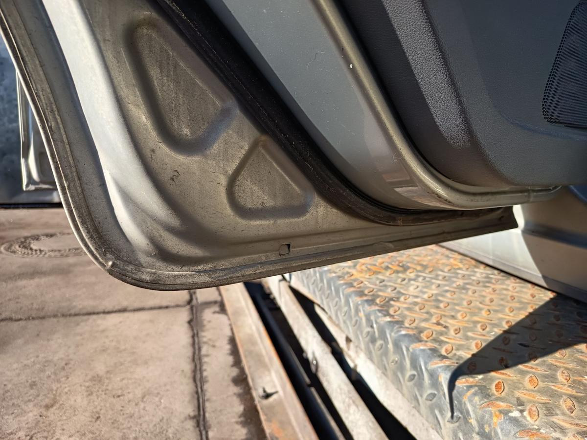 Ford Focus II Turnier original T&uuml;r hinten links Fond Chill met Bj 2009