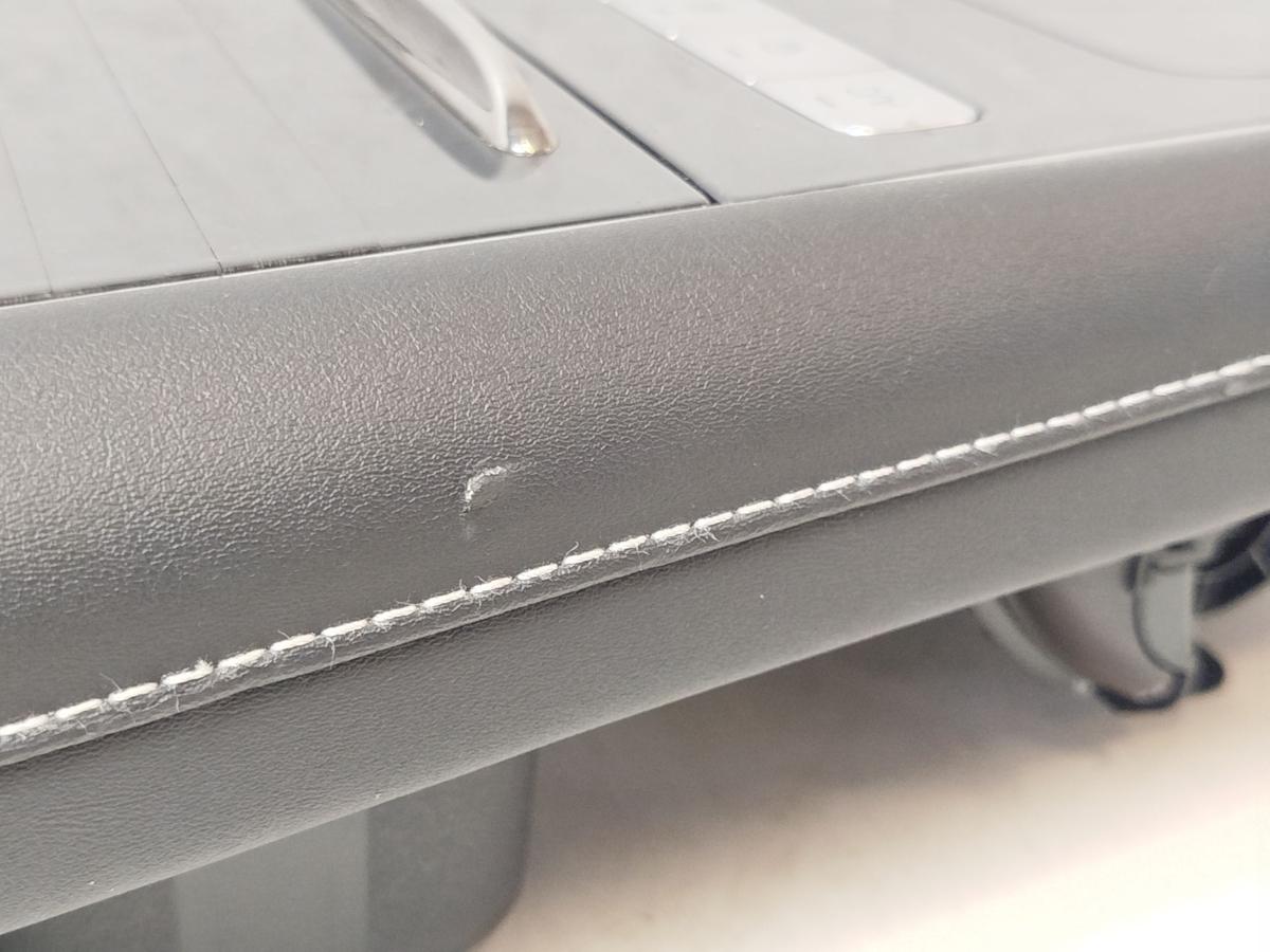 Omoda 5 EV Elektro Mittelkonsole Schalterleiste Induktivladen Getr&auml;nkehalter