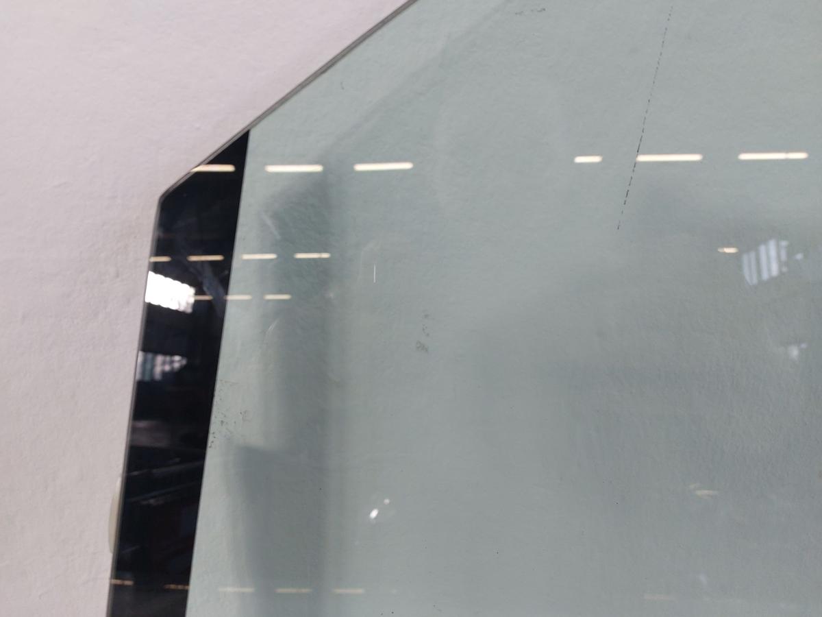 NIO EL6 Elektro SUV T&uuml;rscheibe vorn links Seitenscheibe Doppelverglasung