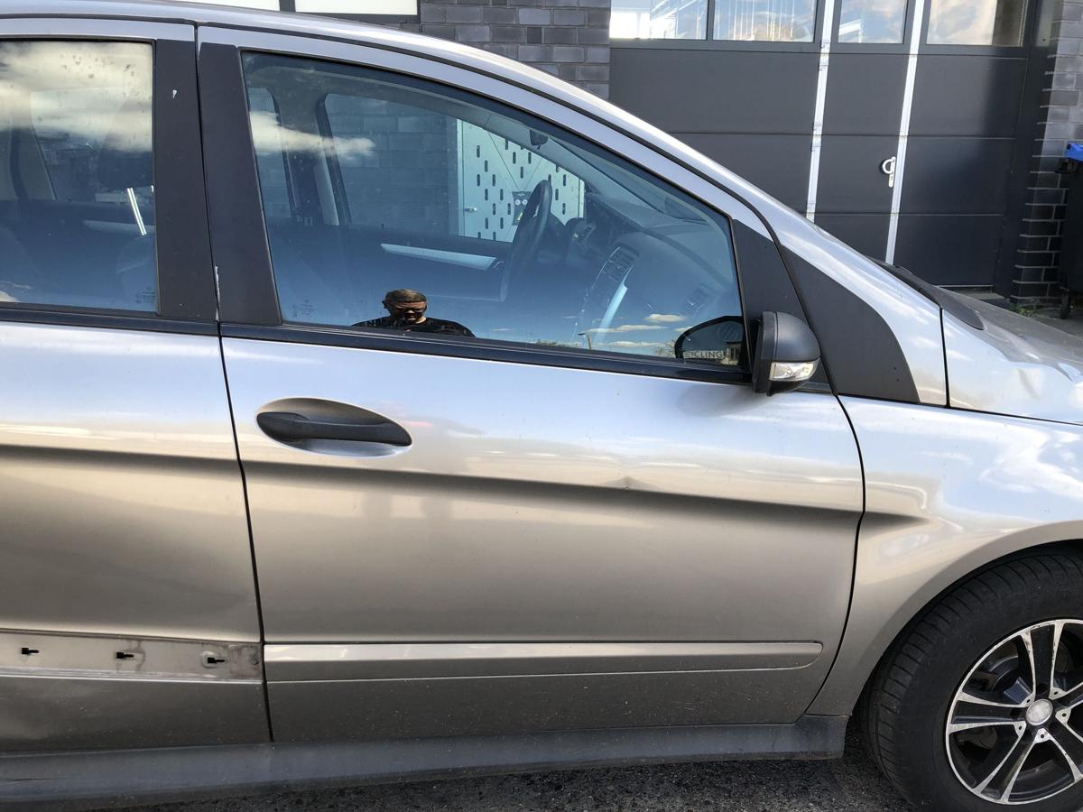 Mercedes B Klasse W245 T&uuml;r vorn rechts Beifahrert&uuml;r im Rohbau 748 Kometgrau