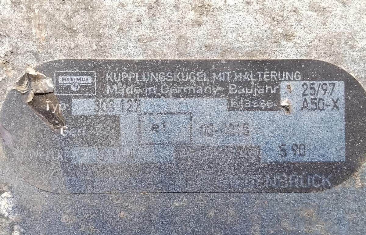 BMW 5er E39 Limousine original Aluquertr&auml;ger f&uuml;r Anh&auml;ngerkupplung Bj.1997