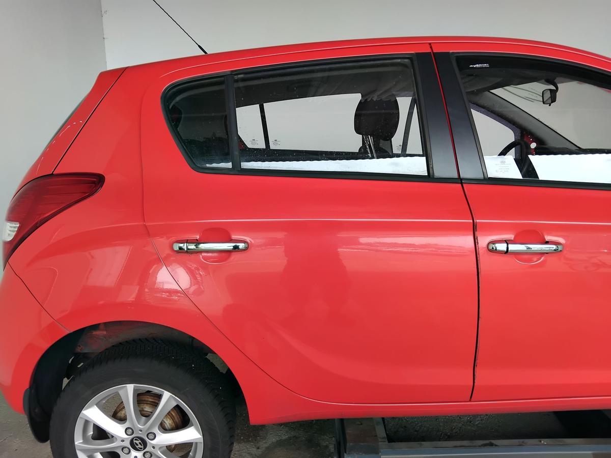 Hyundai i20 PB T&uuml;r hinten rechts BH Electric Red BJ2009