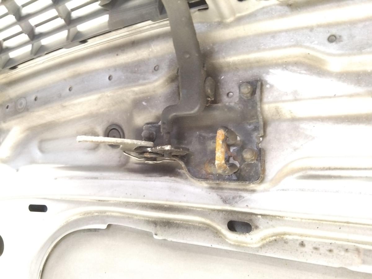 Audi A4 8E original Motorhaube LY7W Lichtsilber Metallic mit Grill BJ2004