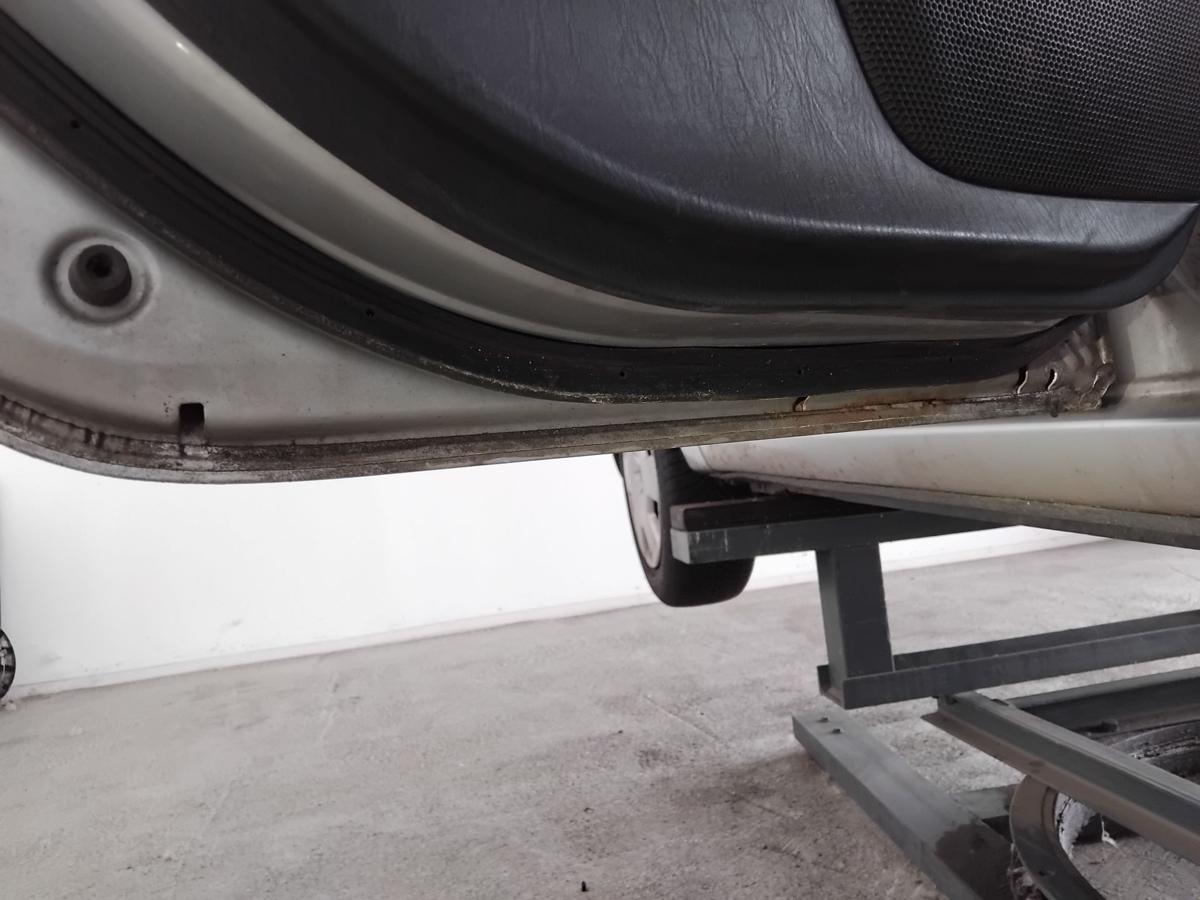 Toyota Corolla E12 T&uuml;r hinten links 5-T&uuml;rer Schr&auml;gheck japanisches Modell BJ2003