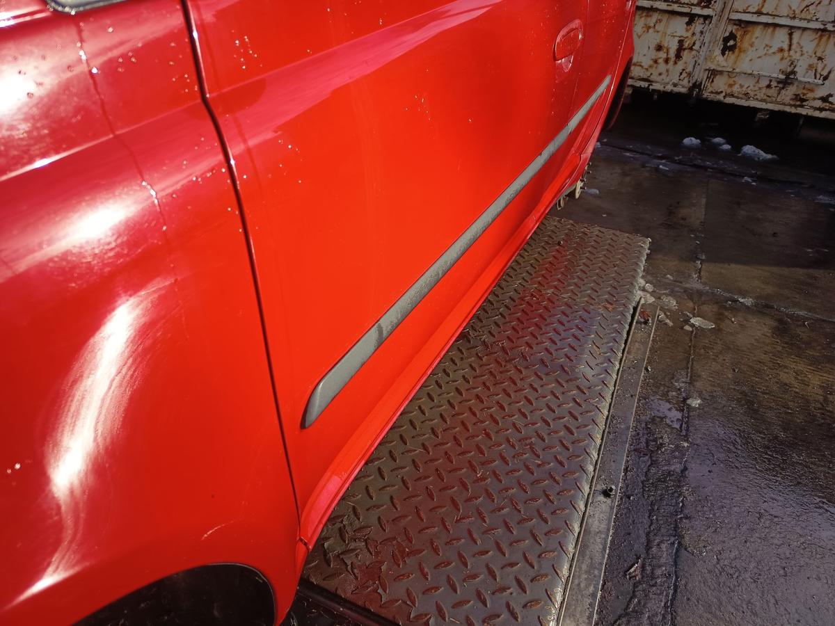 Toyota Yaris XP10 original T&uuml;r vorn links Fahrer 3P0 Vulkanrot Bj 2001