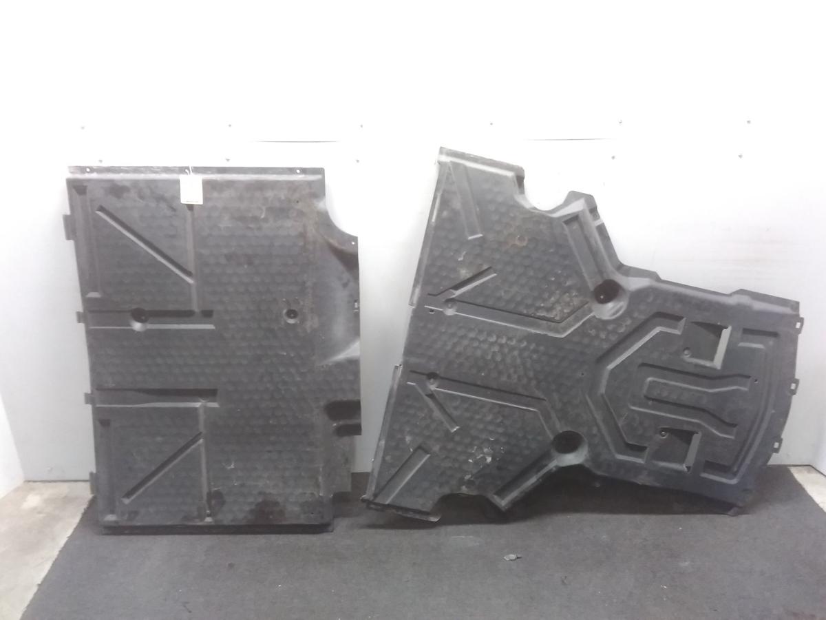 Smart Roadster 452 original Unterbodenverkleidung 2-teilig Bj.2005 M&auml;ngel