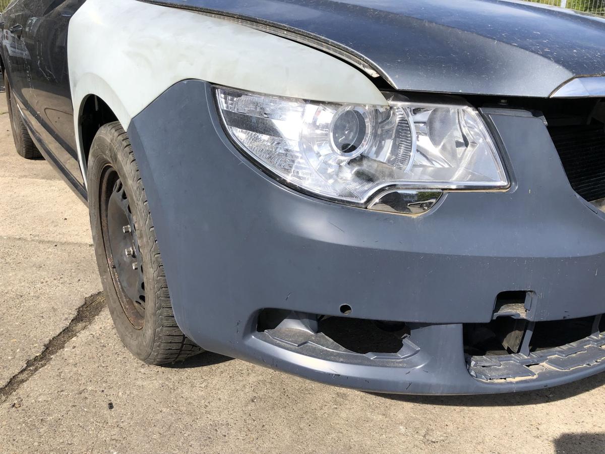 Skoda Superb 2 Typ 3T Sto&szlig;f&auml;nger vorn Frontsch&uuml;rze Zubeh&ouml;rteil unlackiert